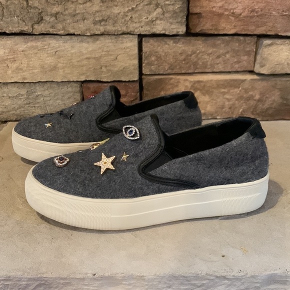 3-$30 STEVEN by Steve Madden size 6 grey slip ons with charms - Picture 3 of 9